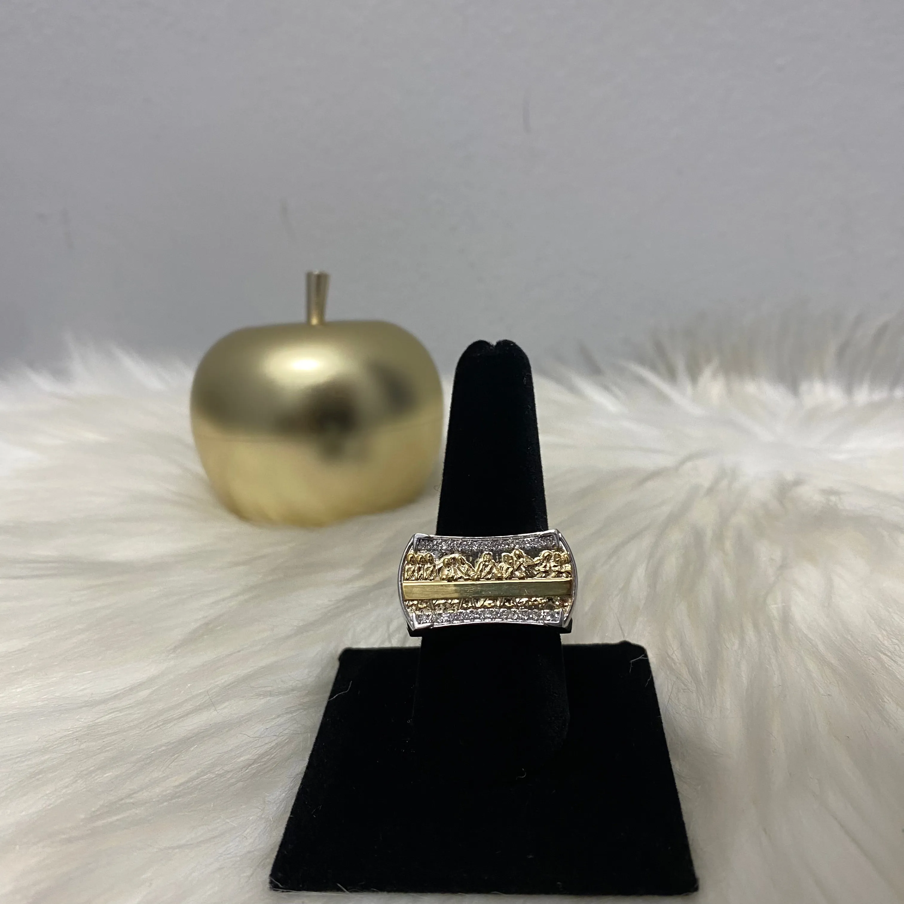 10K White-Yellow Gold Diamond Last Supper Ring 0.30Ct Dia / 8.5gr / Size 9