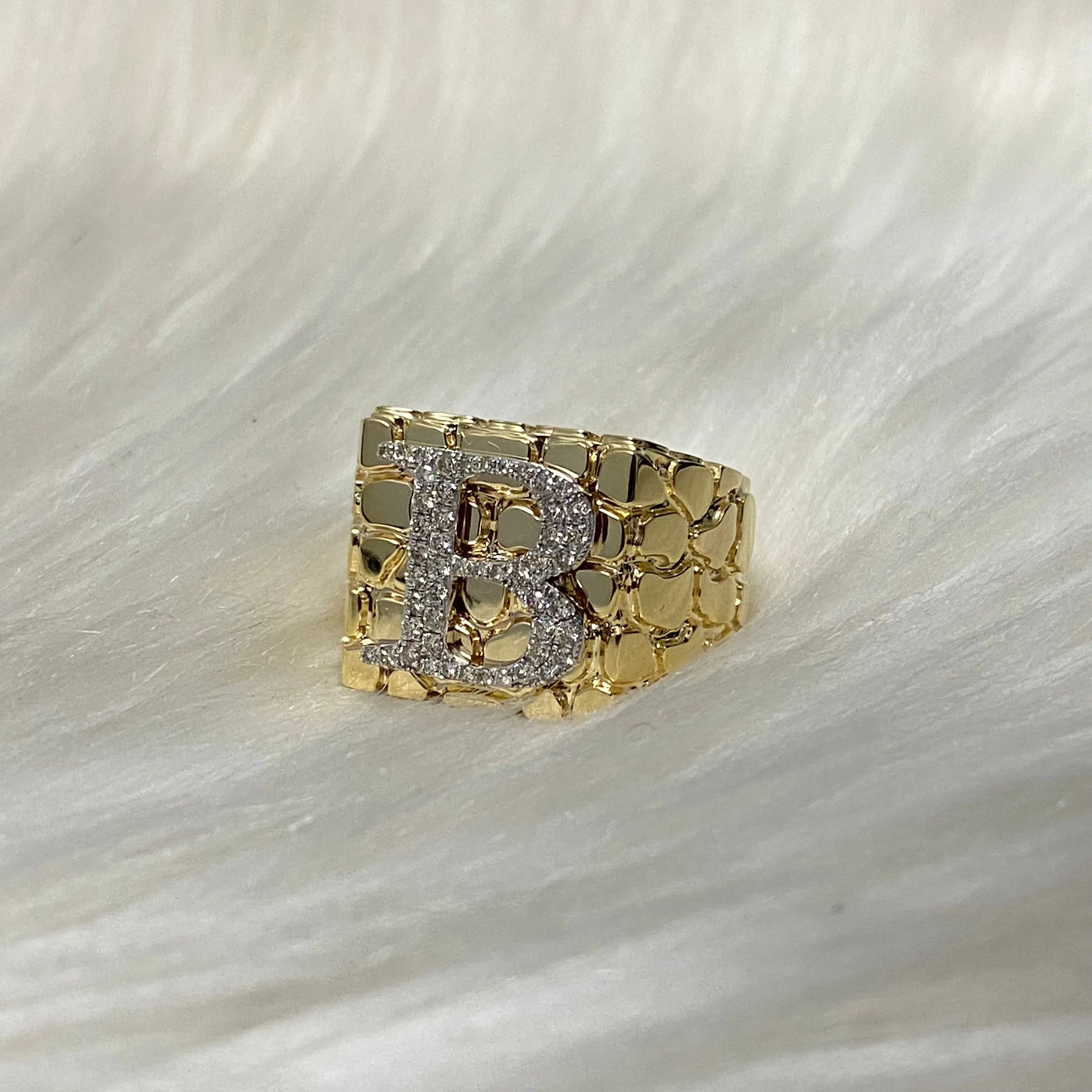 10K Yellow Gold Nugget Letter B Ring 0.56Ct Dia / 13.3gr / Size 11