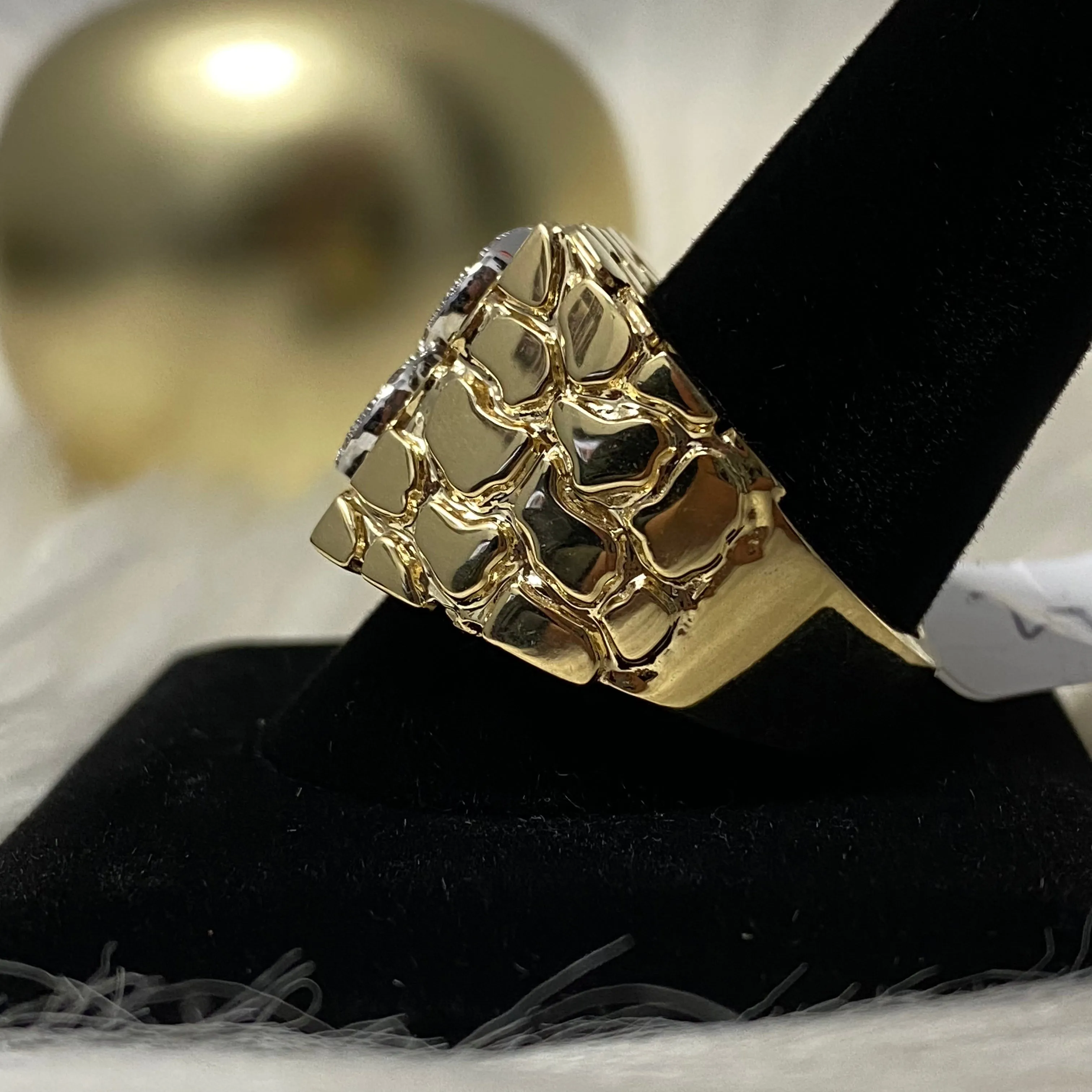 10K Yellow Gold Nugget Letter B Ring 0.56Ct Dia / 13.3gr / Size 11