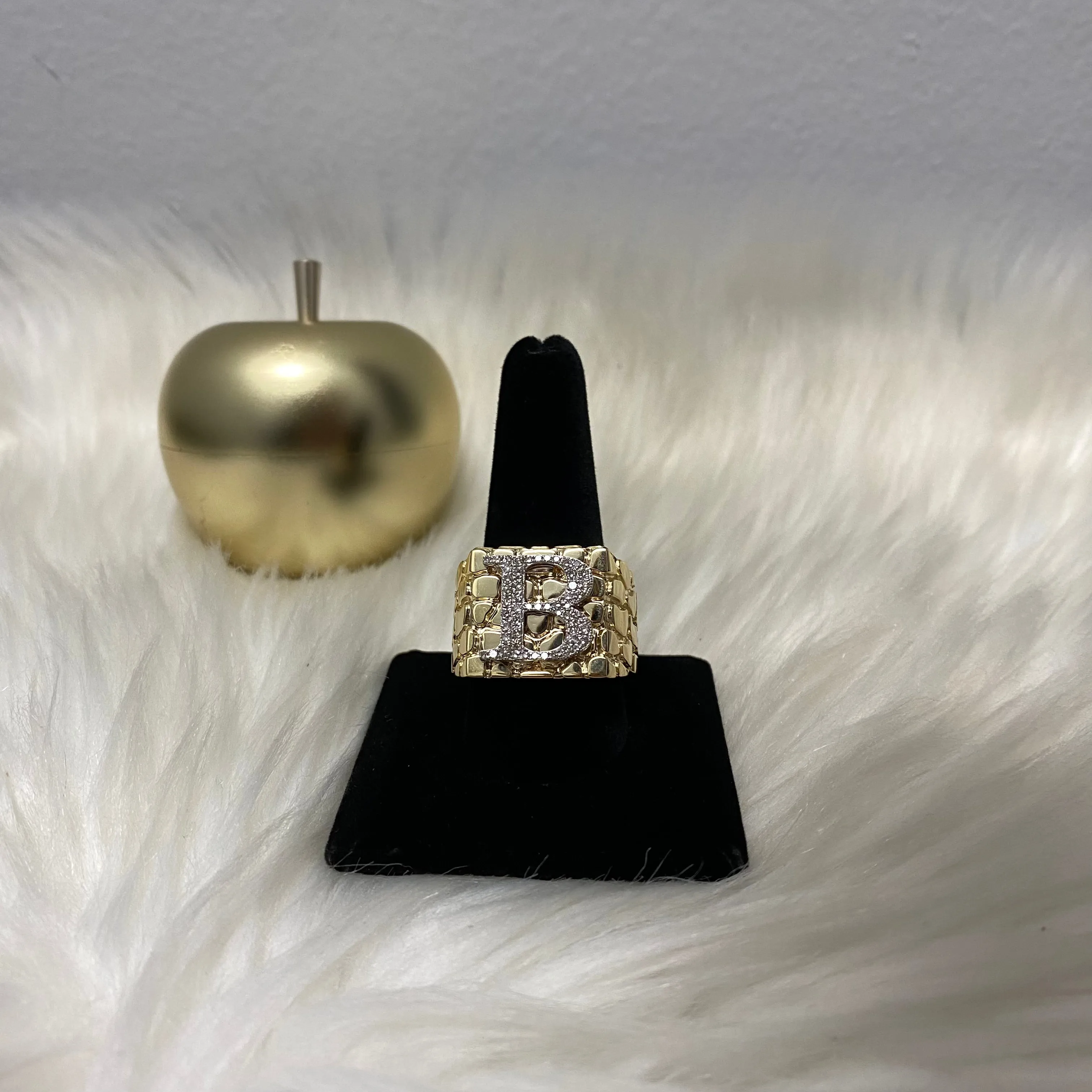 10K Yellow Gold Nugget Letter B Ring 0.56Ct Dia / 13.3gr / Size 11