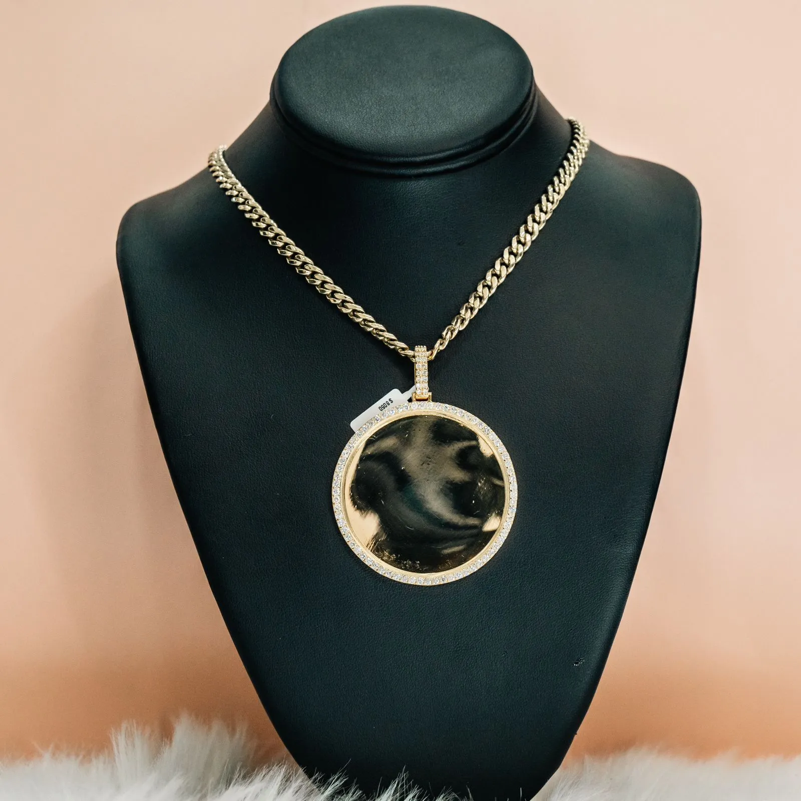 14K Yellow Gold Circle Diamond Pendant / 23.6gr