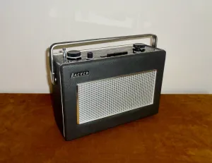 1970s Vintage Hacker Sovereign II RP25B VHF MW LW Radio