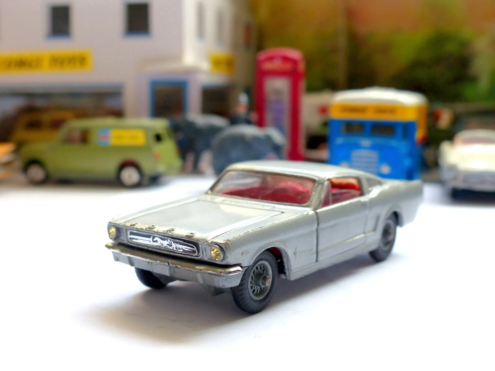 320 Ford Mustang 2 2 Fastback in silver