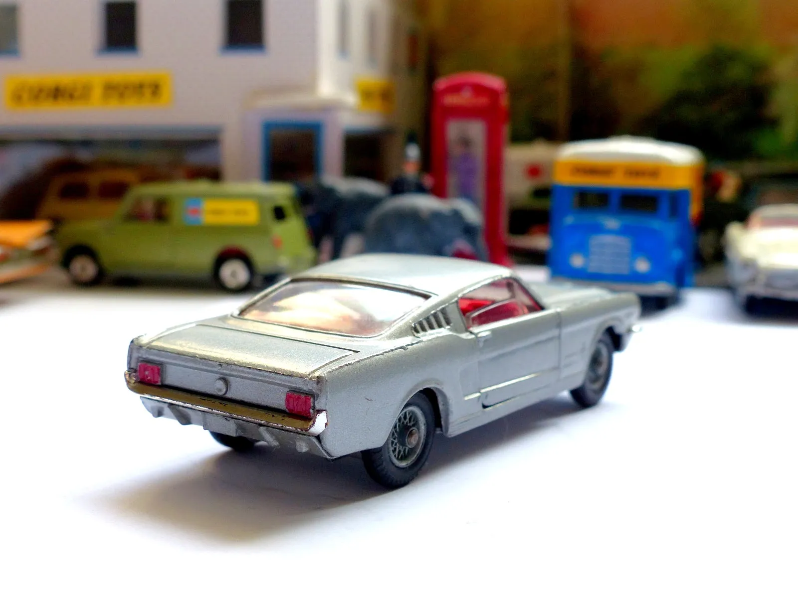 320 Ford Mustang 2 2 Fastback in silver