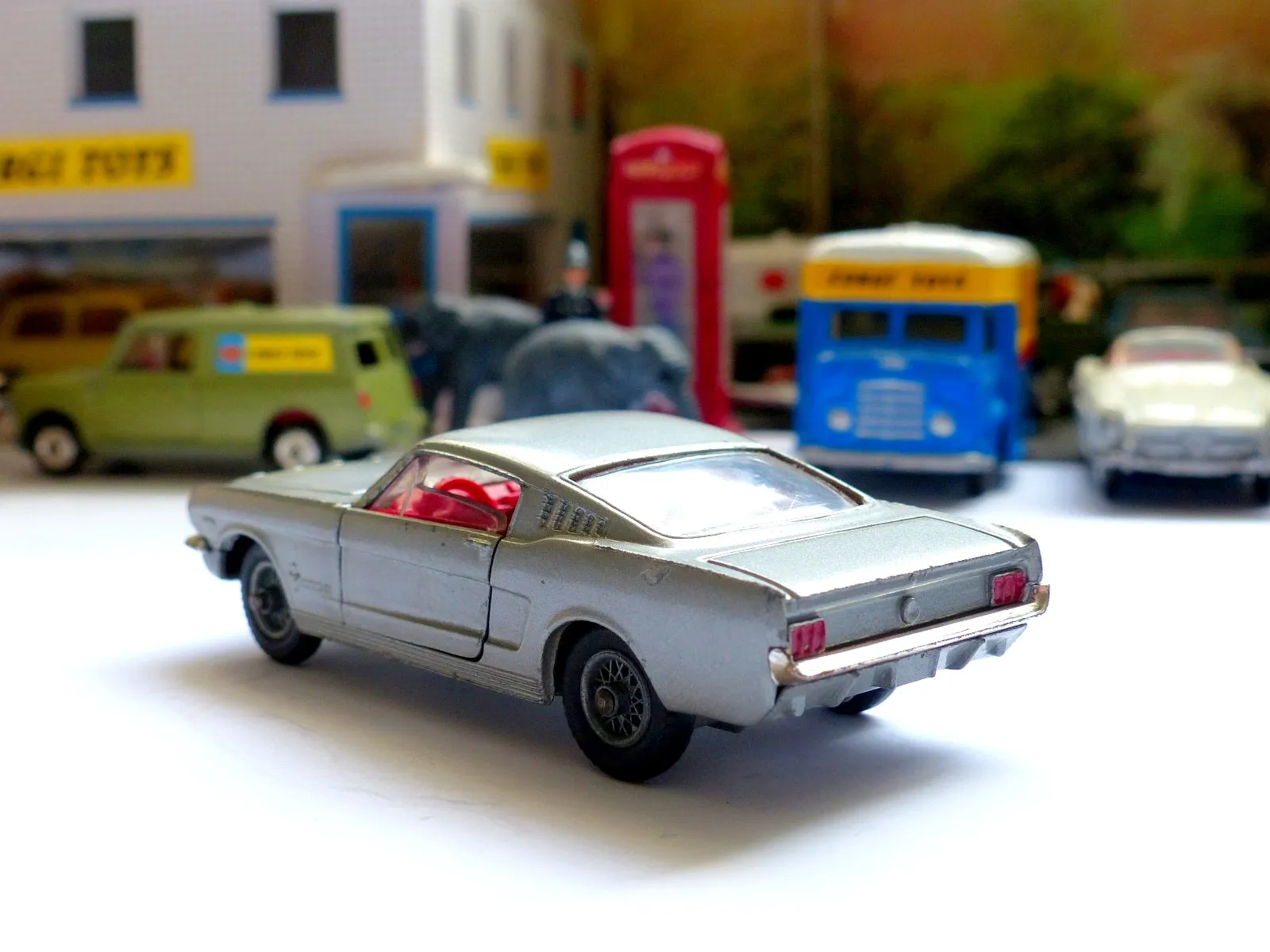 320 Ford Mustang 2 2 Fastback in silver