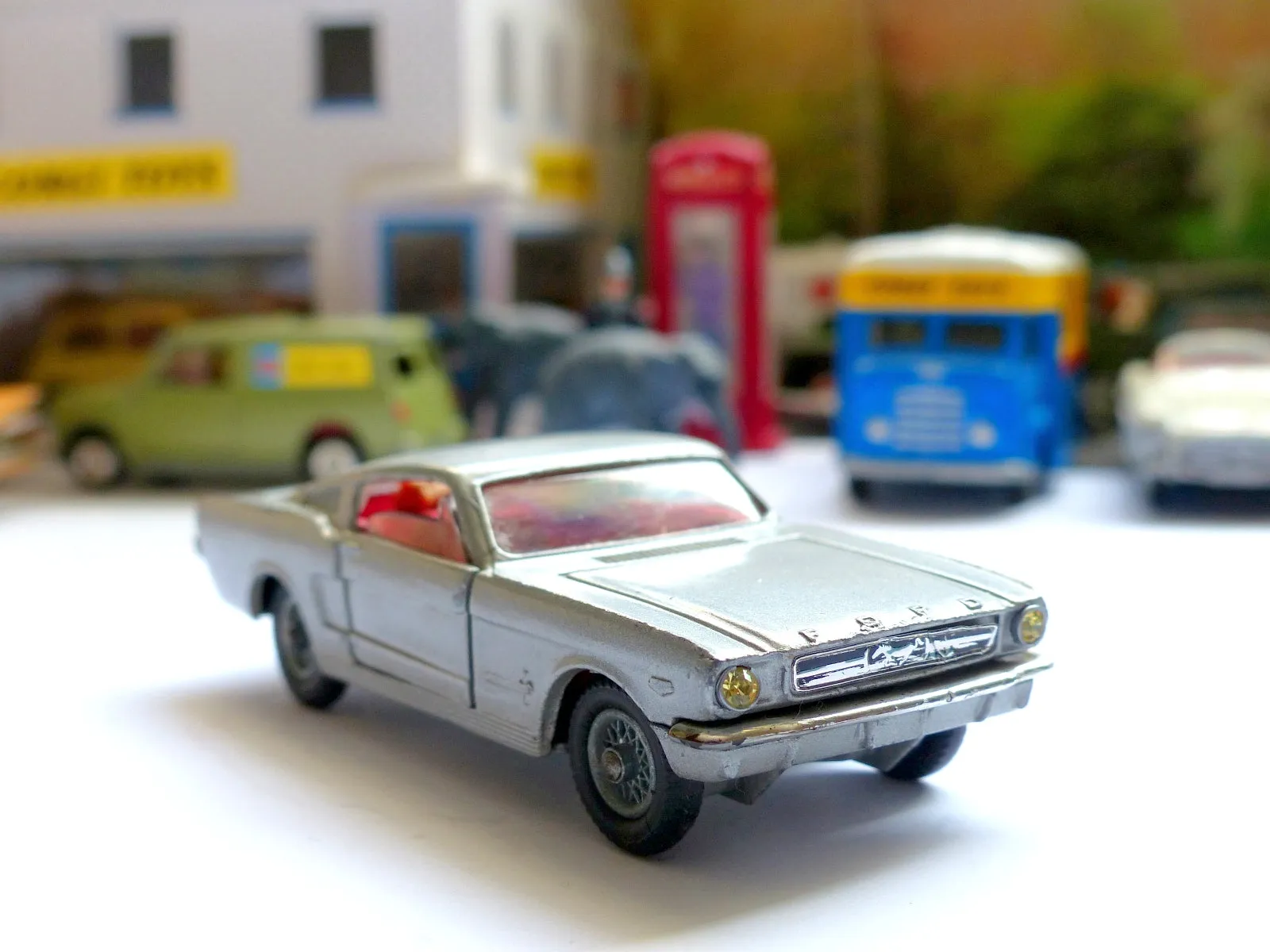 320 Ford Mustang 2 2 Fastback in silver