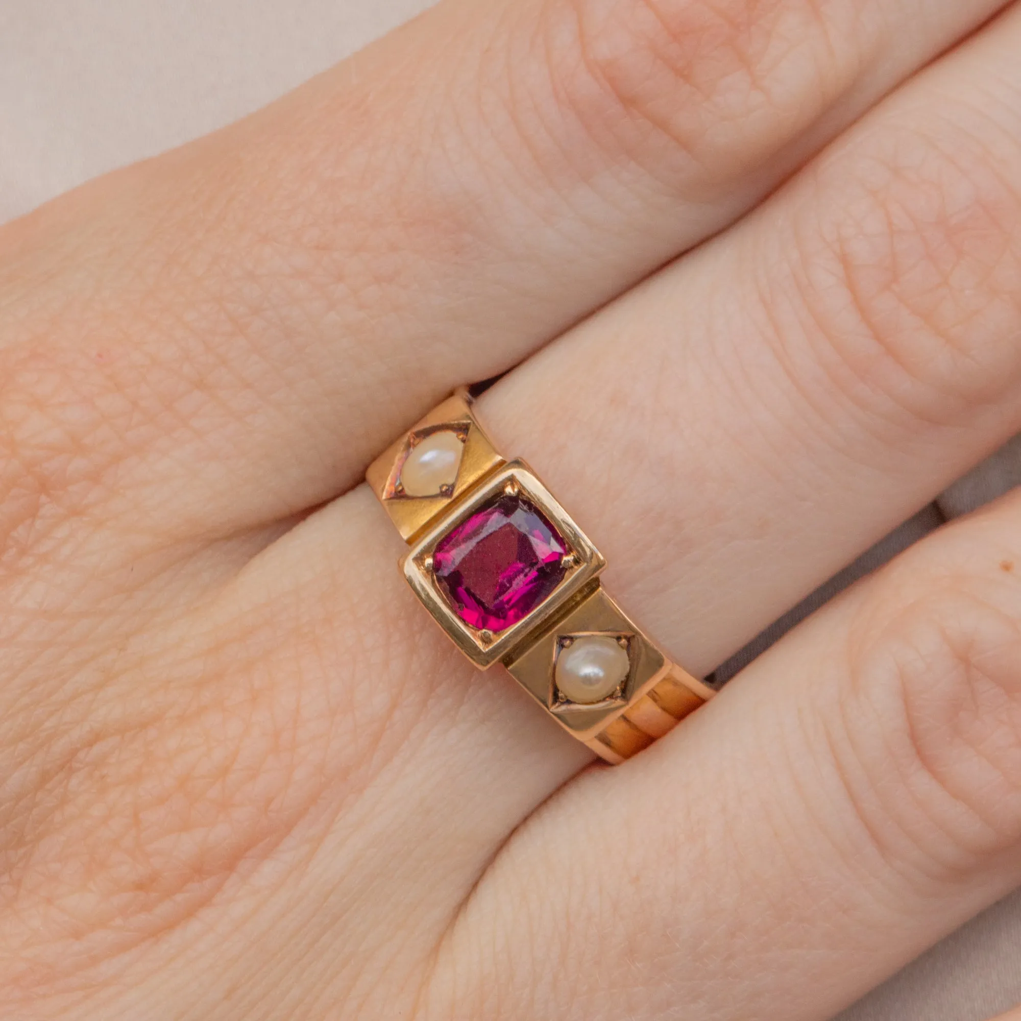 Antique 15ct Gold Garnet Pearl Ring c.1886