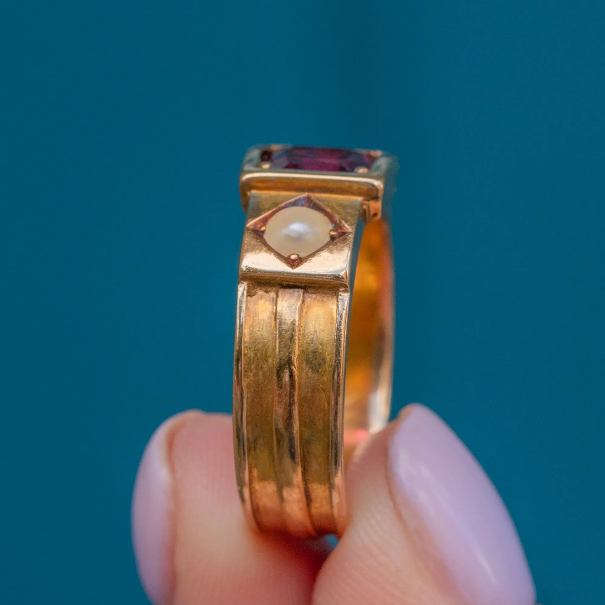 Antique 15ct Gold Garnet Pearl Ring c.1886