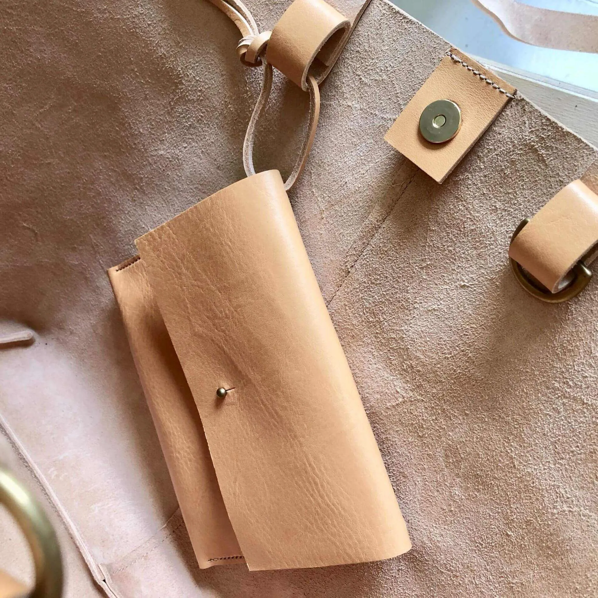 Basket Maxi Leather Tote Bag in Natural