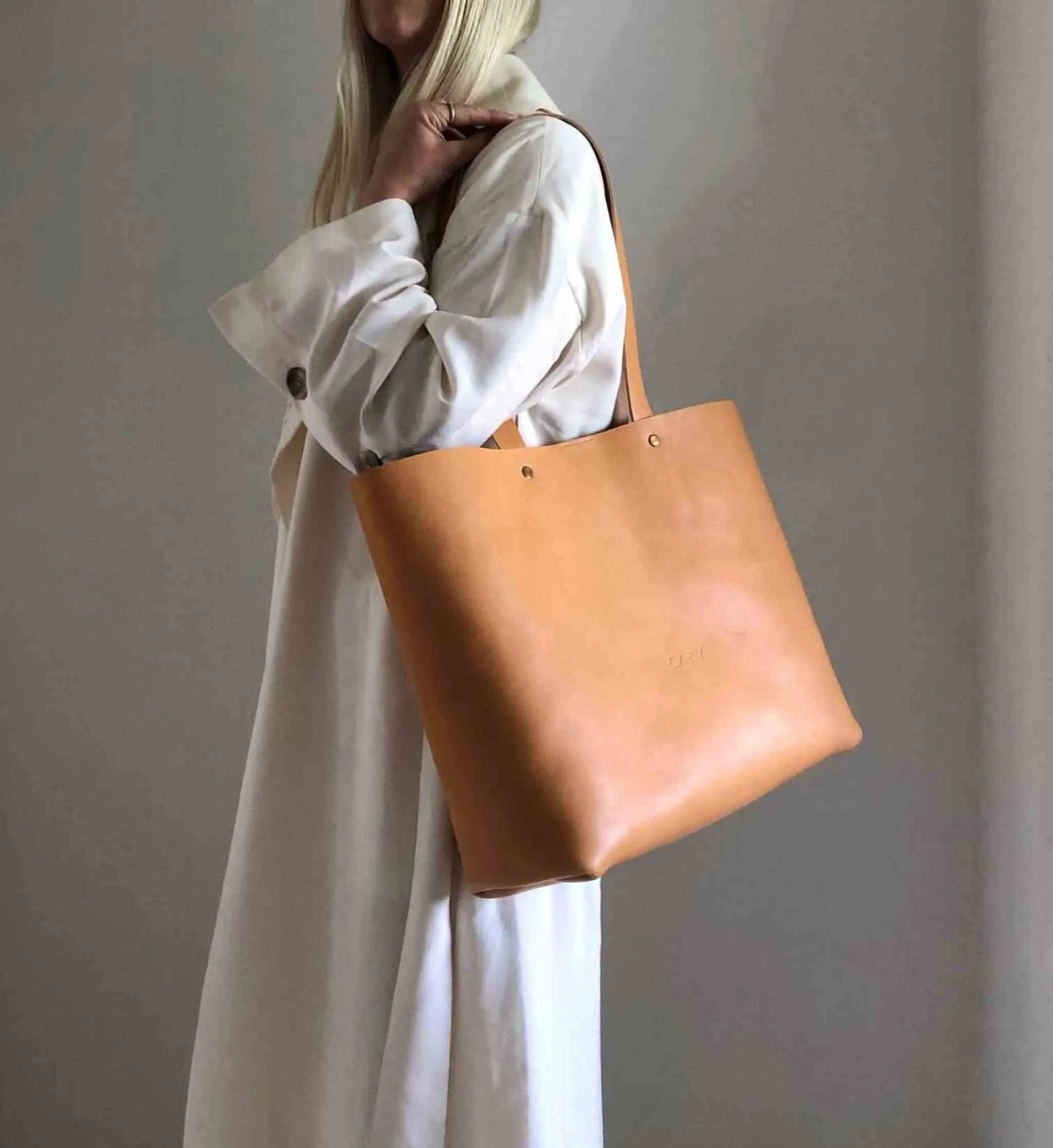 Basket Maxi Leather Tote Bag in Natural