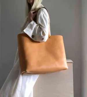 Basket Maxi Leather Tote Bag in Natural