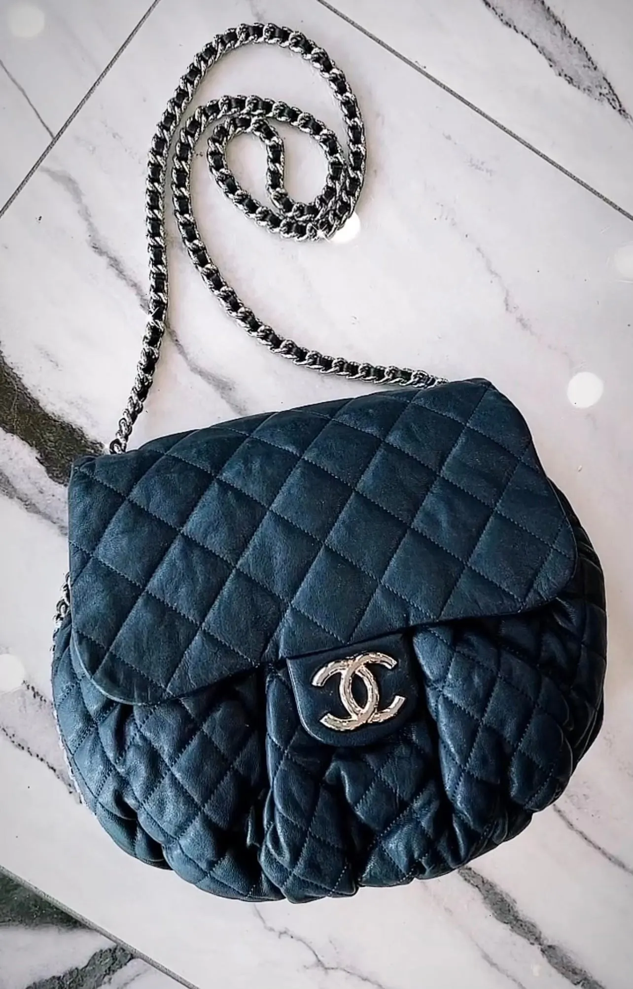 CHANEL CHAIN AROUND QUILTED LAMBSKIN MEDIUM FLAP BAG