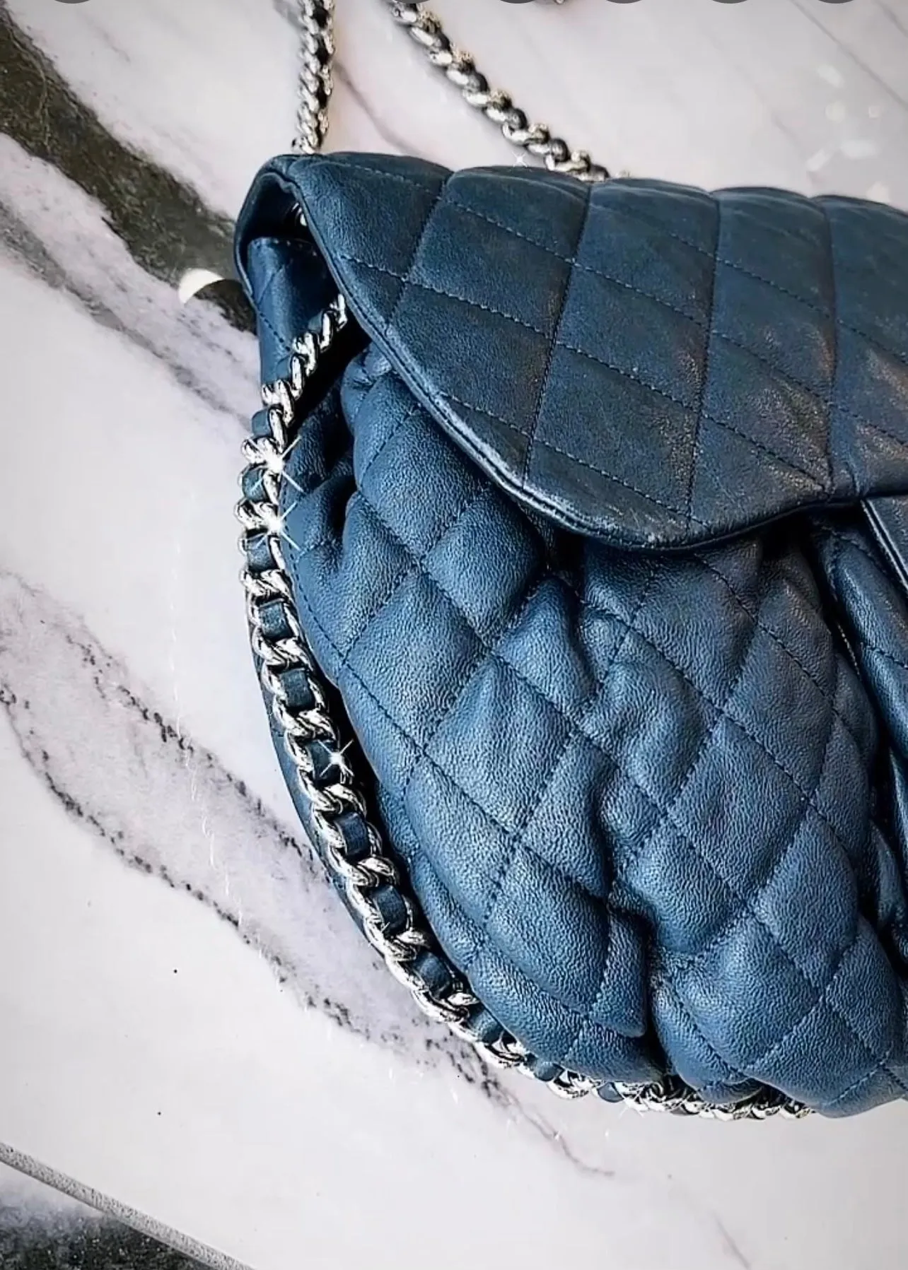 CHANEL CHAIN AROUND QUILTED LAMBSKIN MEDIUM FLAP BAG