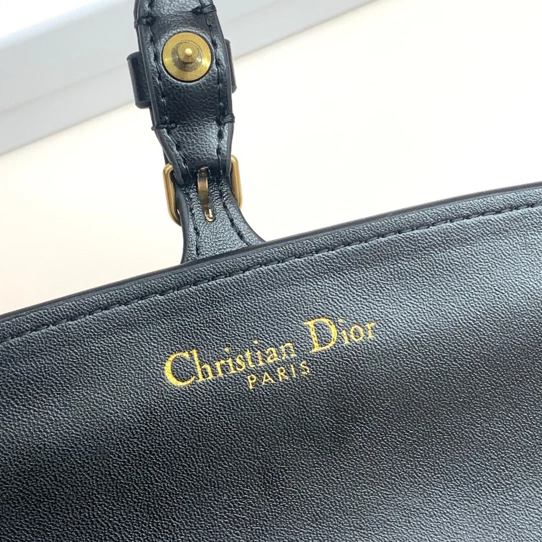 DR382 Wallet on Chain / 7.4x4.1x1.3inch