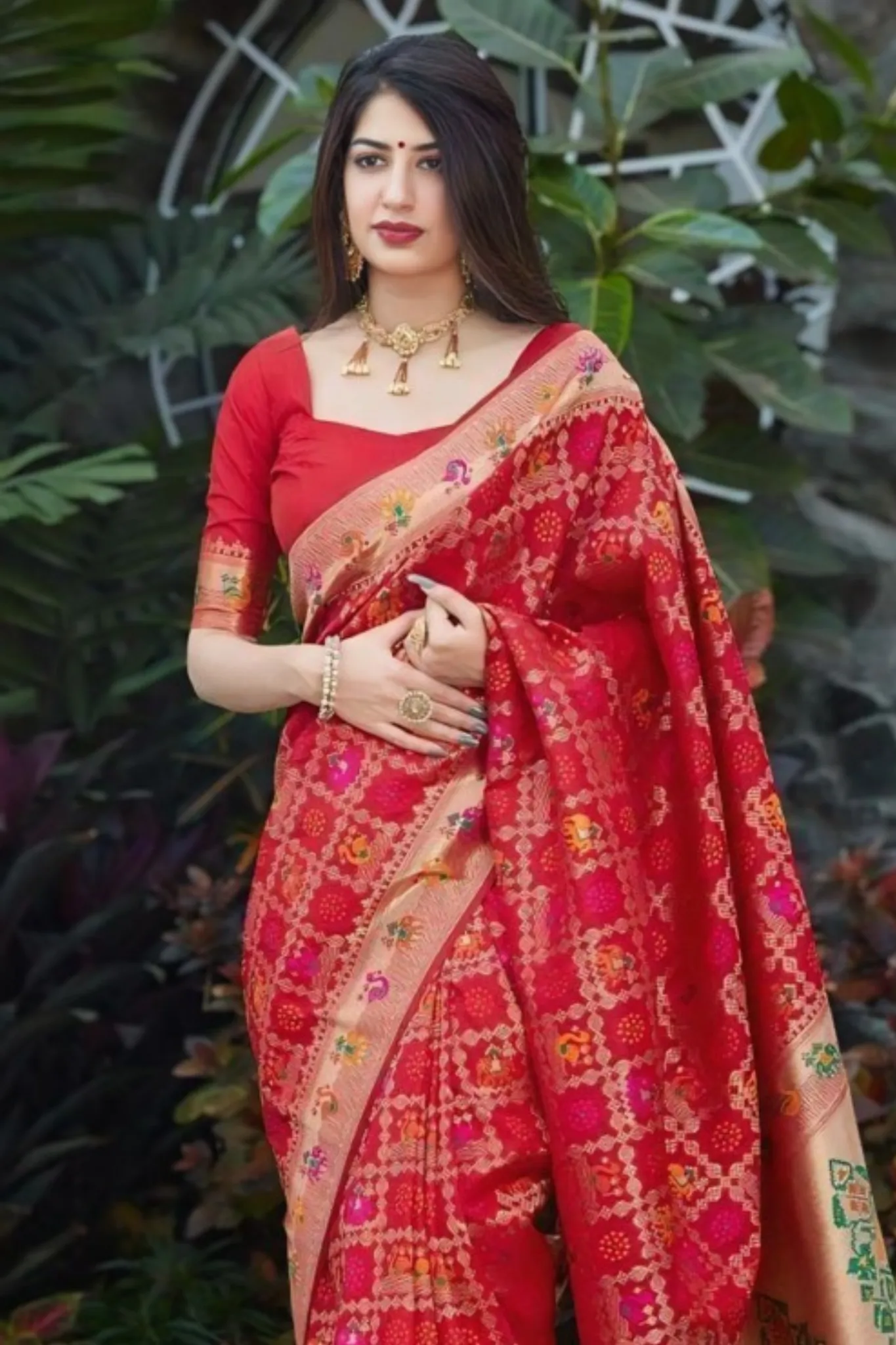 ELEGANT DECORATED TRADITIONAL SILK SAREE