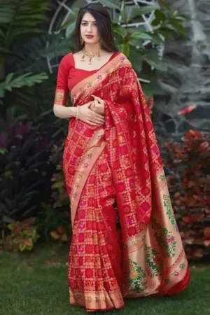 ELEGANT DECORATED TRADITIONAL SILK SAREE