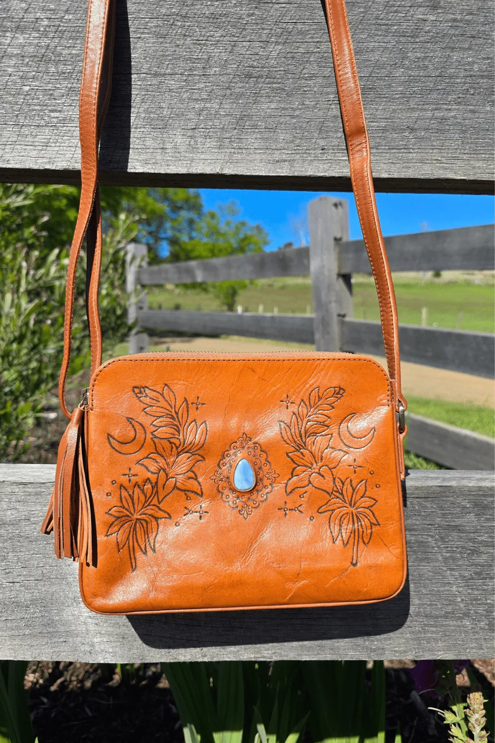 Enchanted Shoulder Bag - Tan