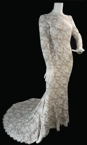 Gorgeous Lace Yumi Katsura vintage wedding gown