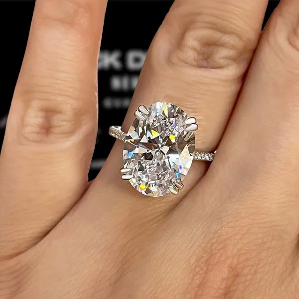 Gorgeous Oval Cut Diamond Engagement Ring