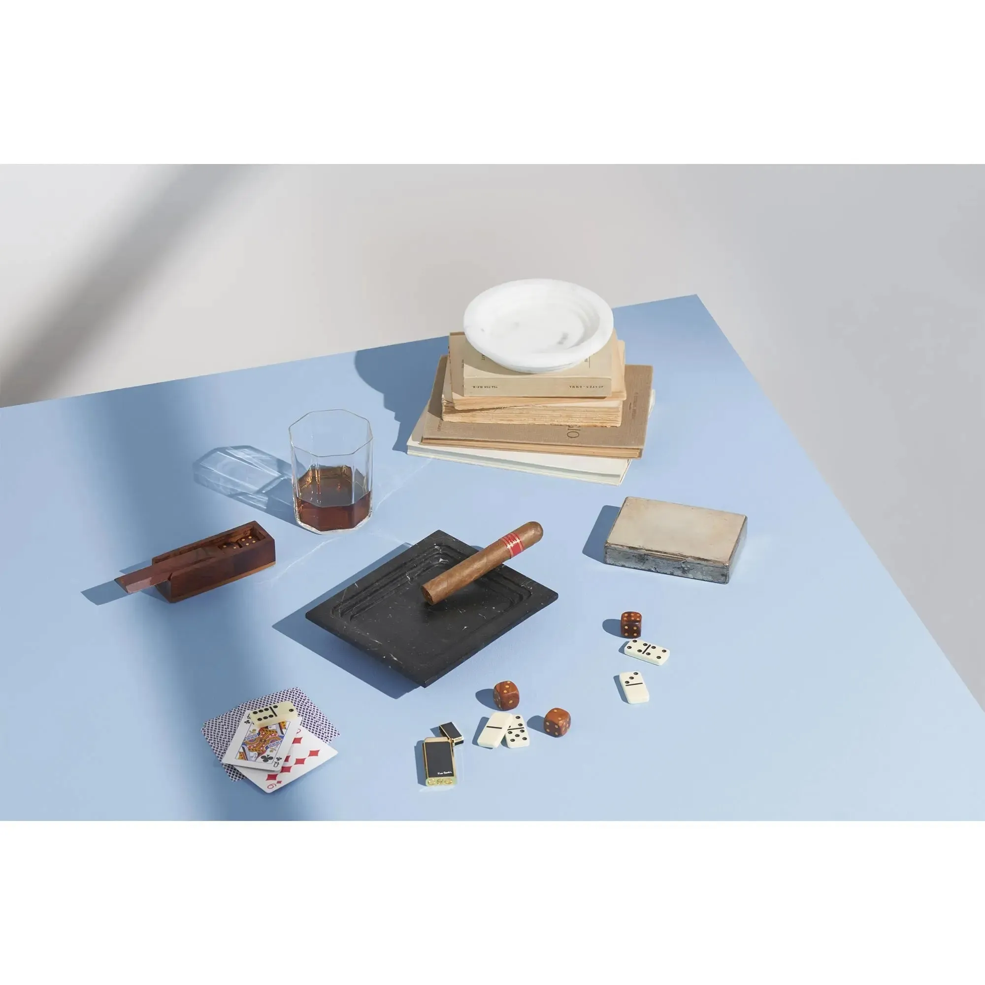 Guggenheim Cigarettes & Cigars Square