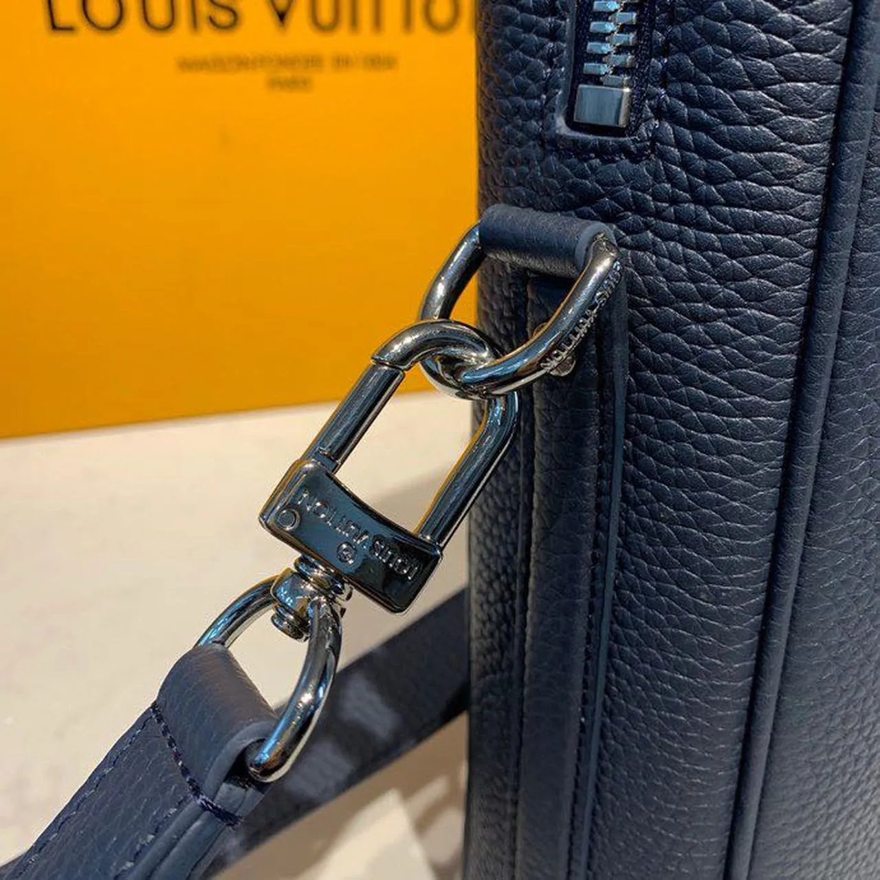 Louis Vuitton Armand Mens Briefcase 38cm Taurillon Clemence Leather Spring/Summer 2020 Collection M55228 Navy Blue