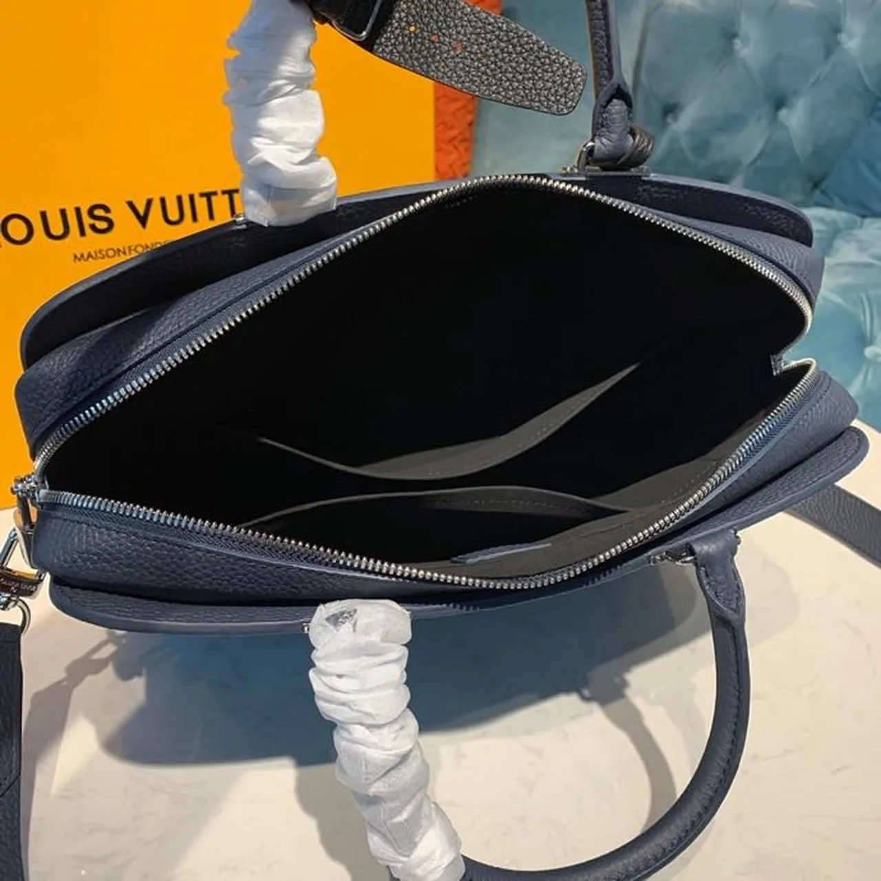 Louis Vuitton Armand Mens Briefcase 38cm Taurillon Clemence Leather Spring/Summer 2020 Collection M55228 Navy Blue