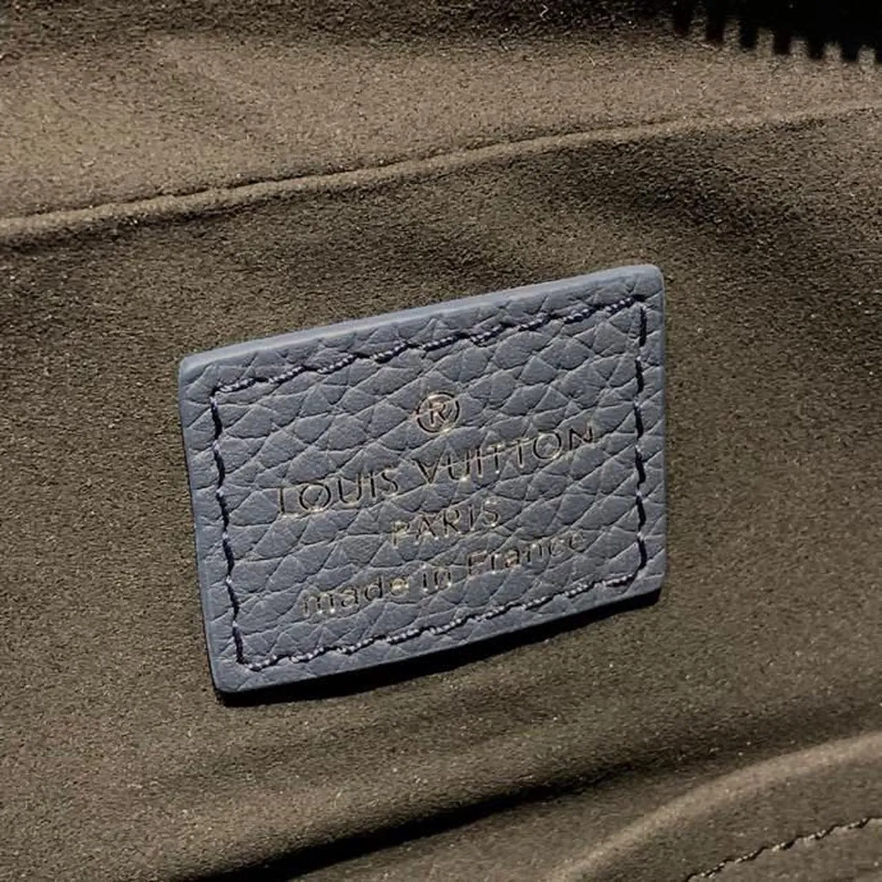 Louis Vuitton Armand Mens Briefcase 38cm Taurillon Clemence Leather Spring/Summer 2020 Collection M55228 Navy Blue
