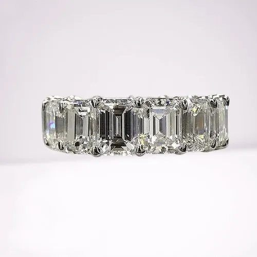 Luxurious Halo Oval Cut Simulated Diamond