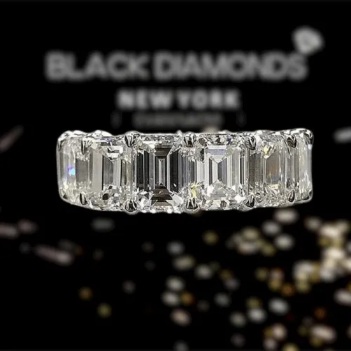 Luxurious Halo Oval Cut Simulated Diamond