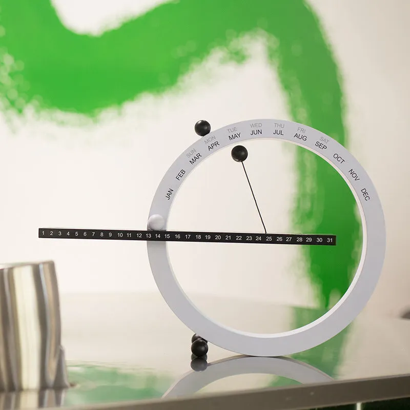 Manual perpetual calendar