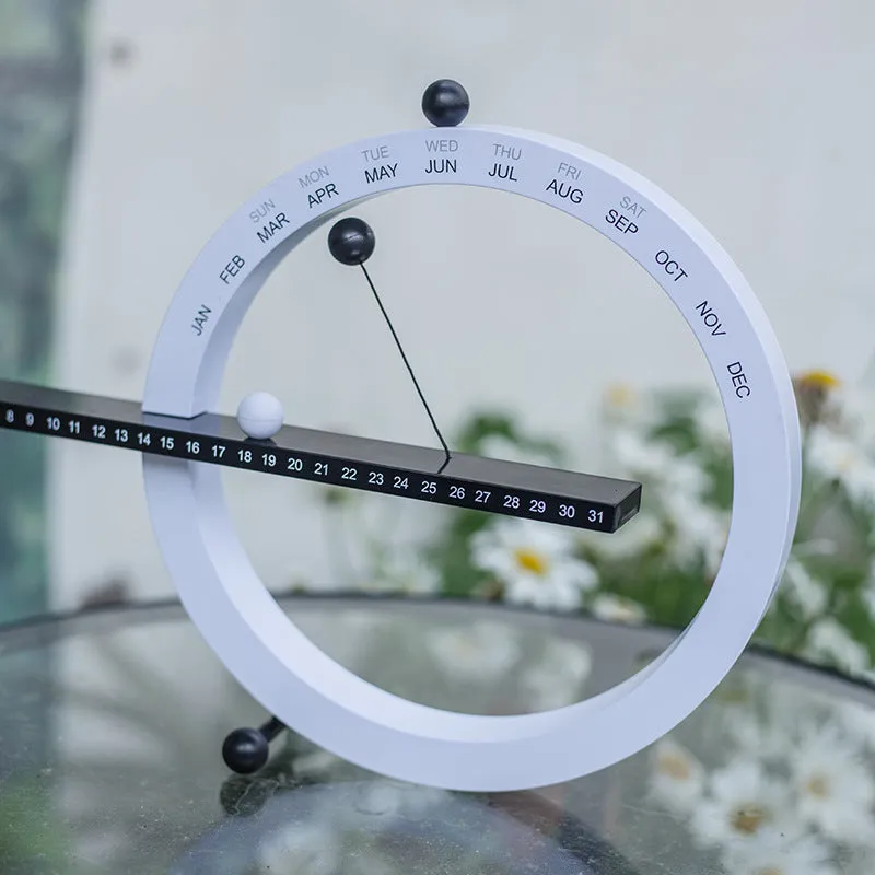 Manual perpetual calendar