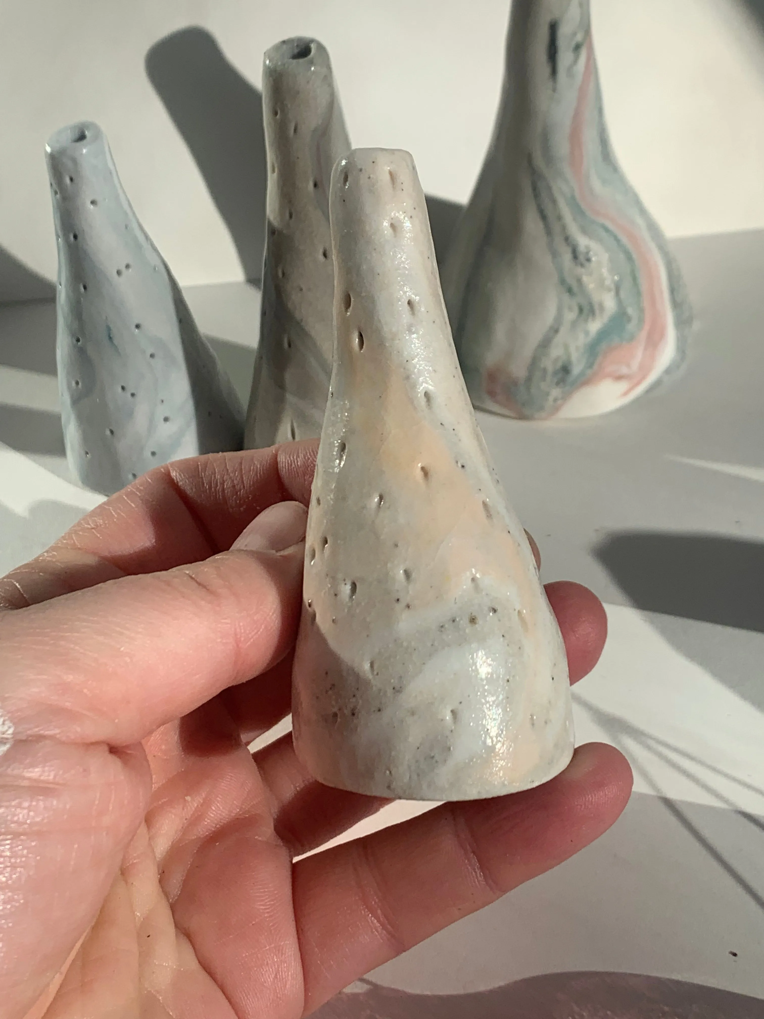 Ring / feather stand