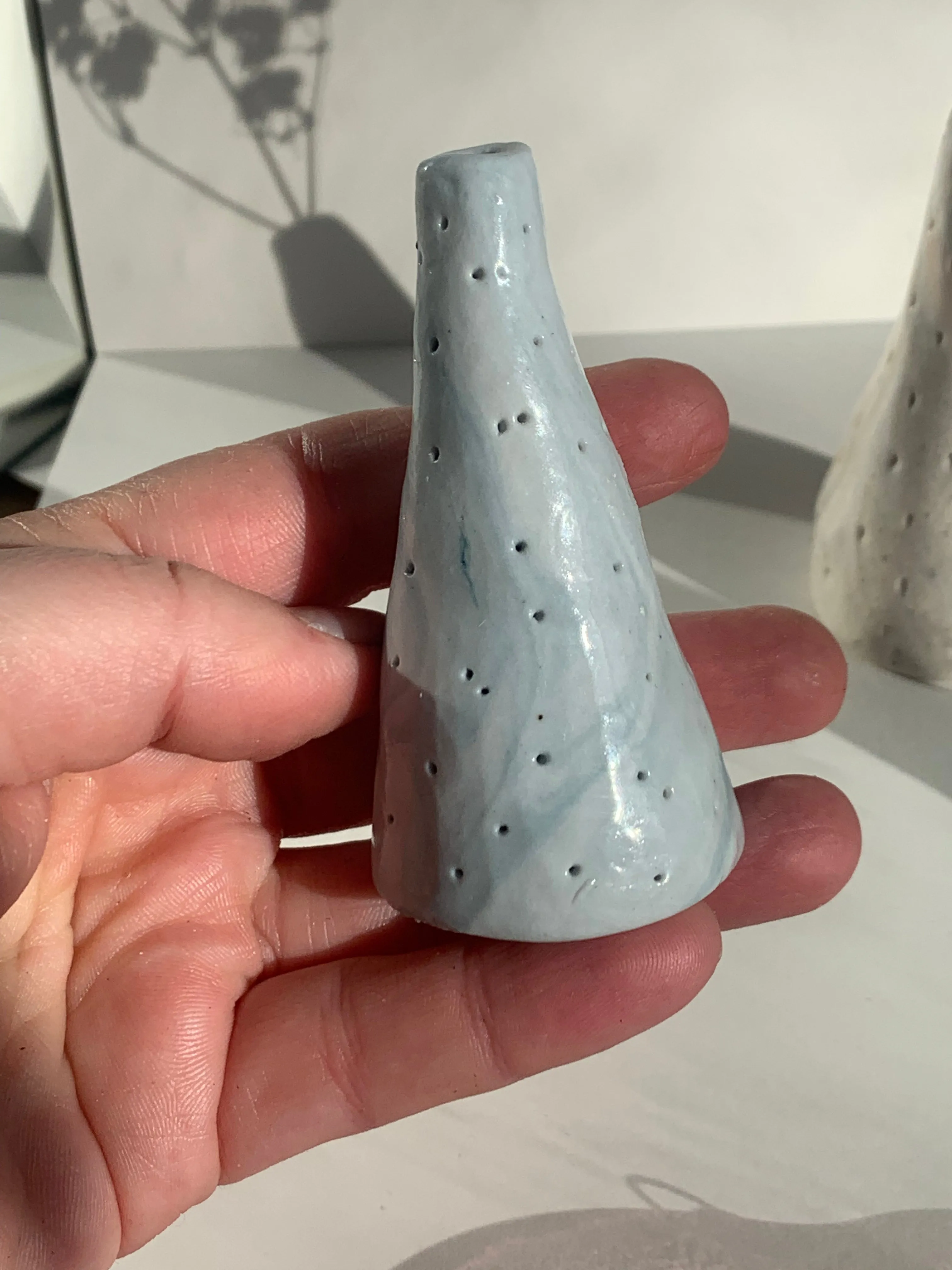 Ring / feather stand