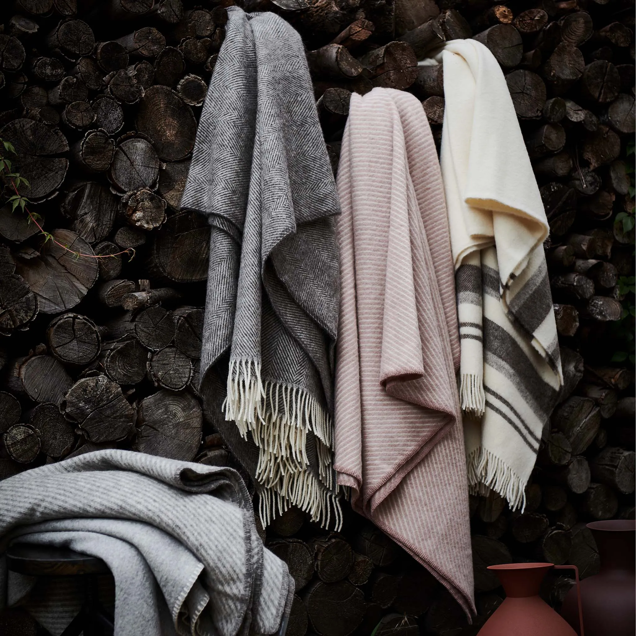 Santaka Wool Blanket [Rouge/Off-white]