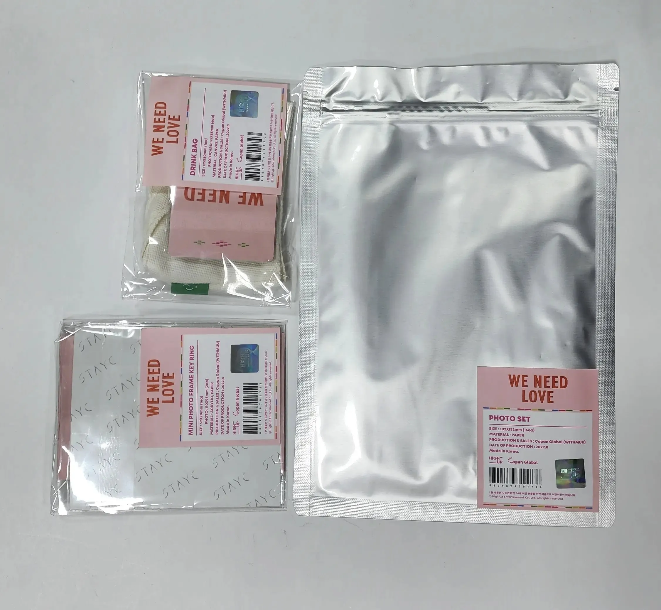 StayC - Official MD [Mini Photo Frame Key Ring, Photo Set, Drink Bag]