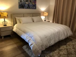 Super King Size Walled and Channel Quilt 95% White Polish Mother Goose Down 5 Blanket Warmth 900 Fill Power