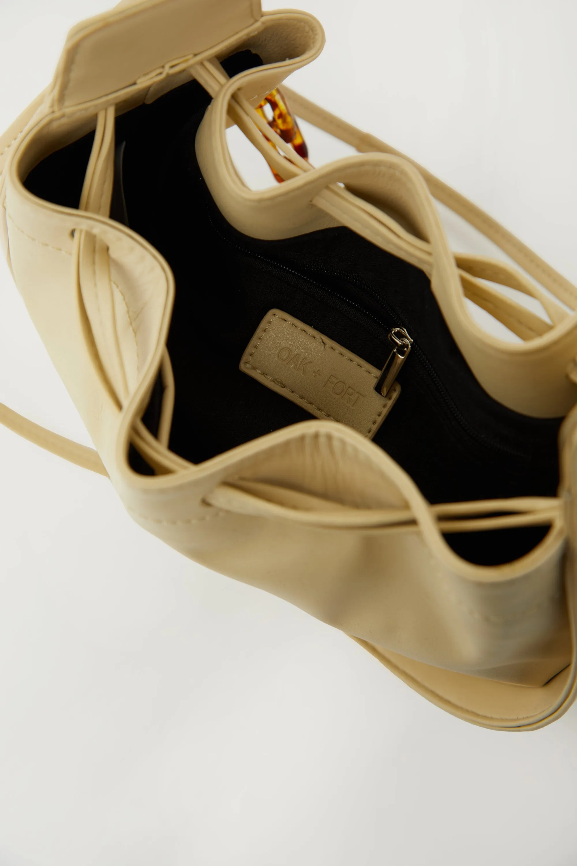 TORTOISE SHELL CHAIN BAG