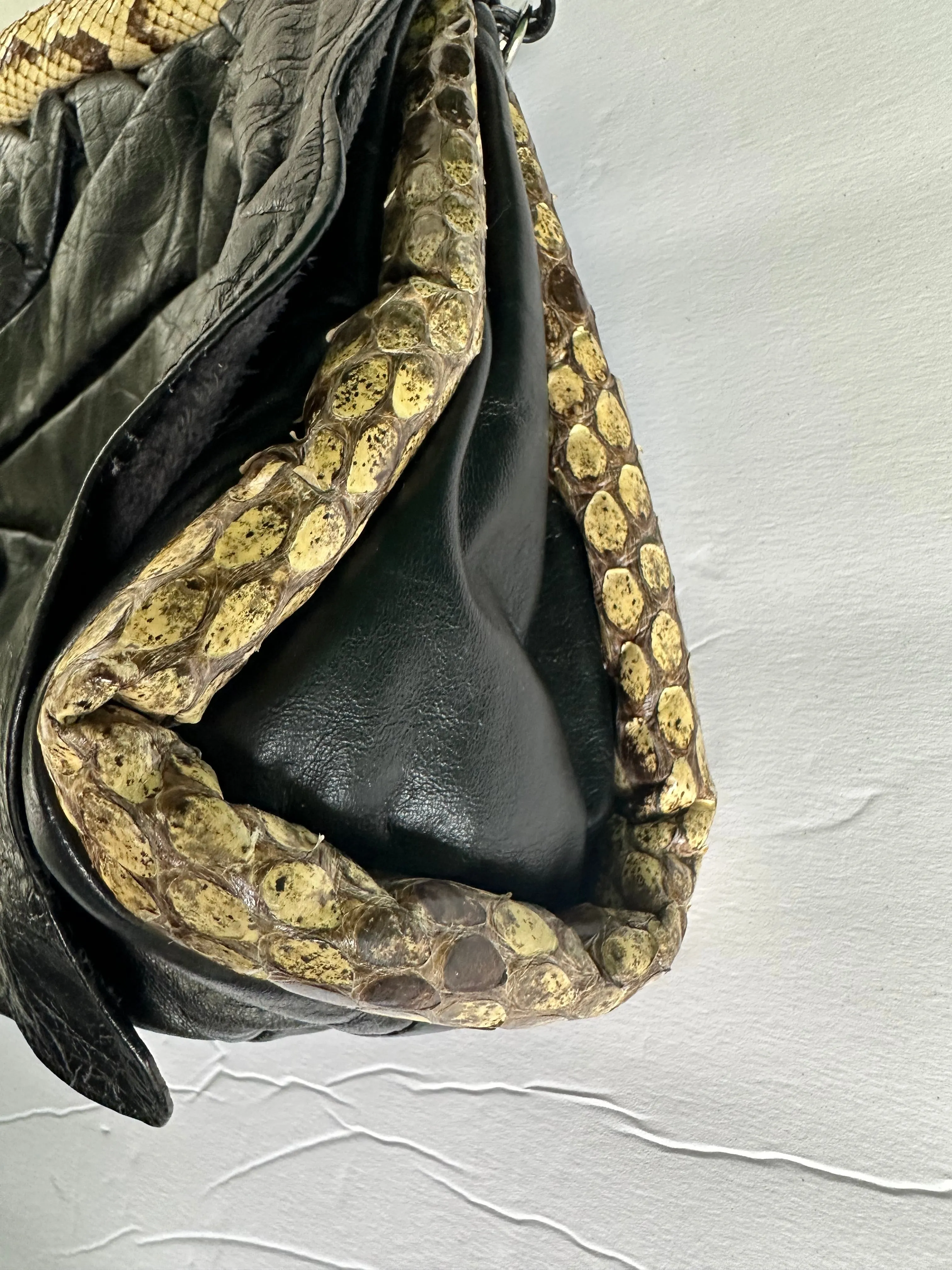 VINTAGE 80S BAG CLUTCH QUILTED APPLIQUÉ LEATHER TEXTURIZED PATCHES